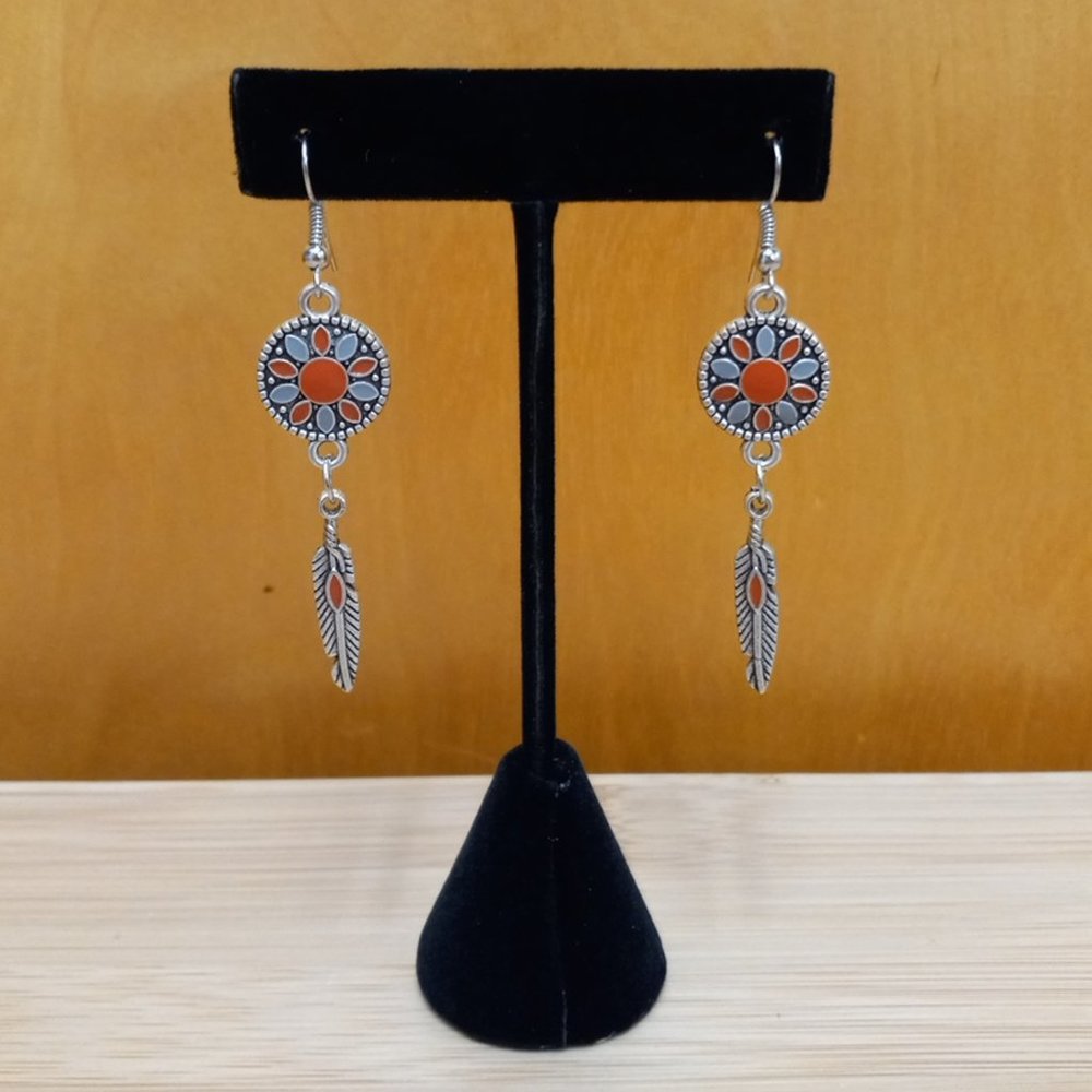 NEW Boho Southwestern & Silver Feather Drop Earrings - Picture 1 of 4